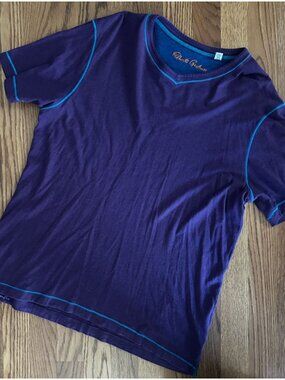 Robert Graham v neckline purple tshirt XL